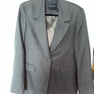 Single breasted cut wool blazer